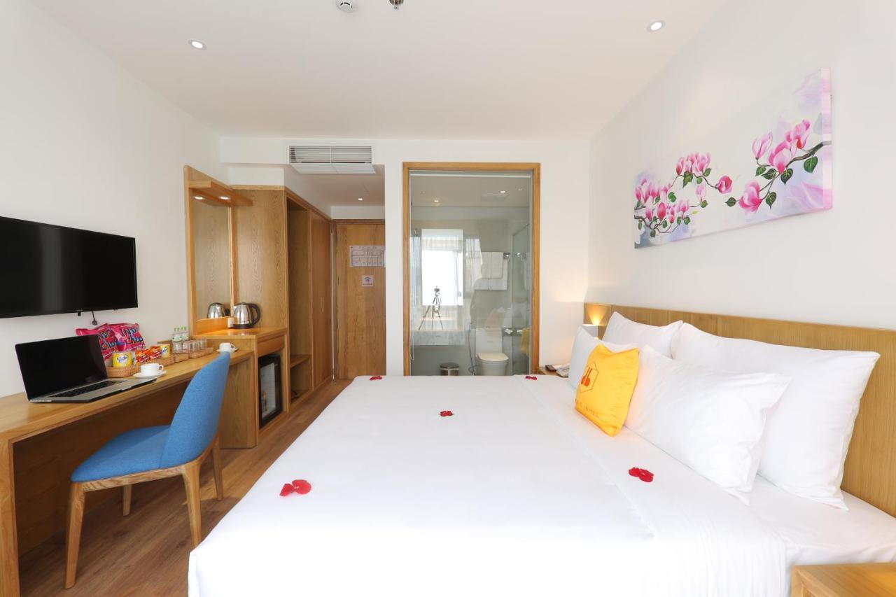 Cordial Beach Hotel Дананг Екстериор снимка