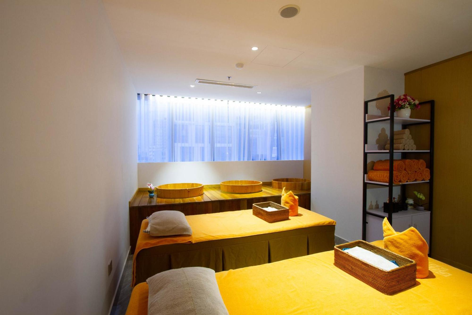Cordial Beach Hotel Дананг Екстериор снимка