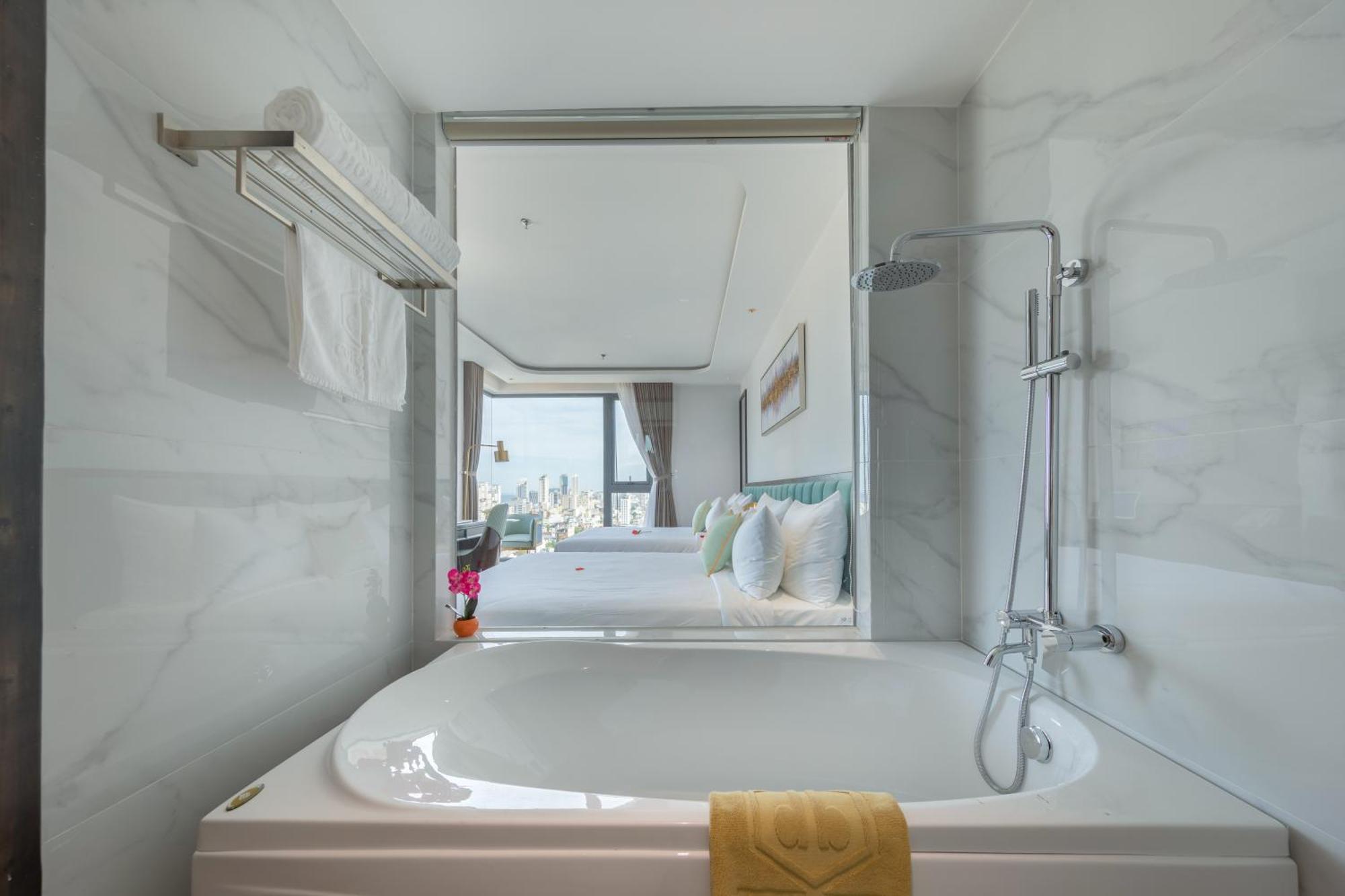Cordial Beach Hotel Дананг Екстериор снимка