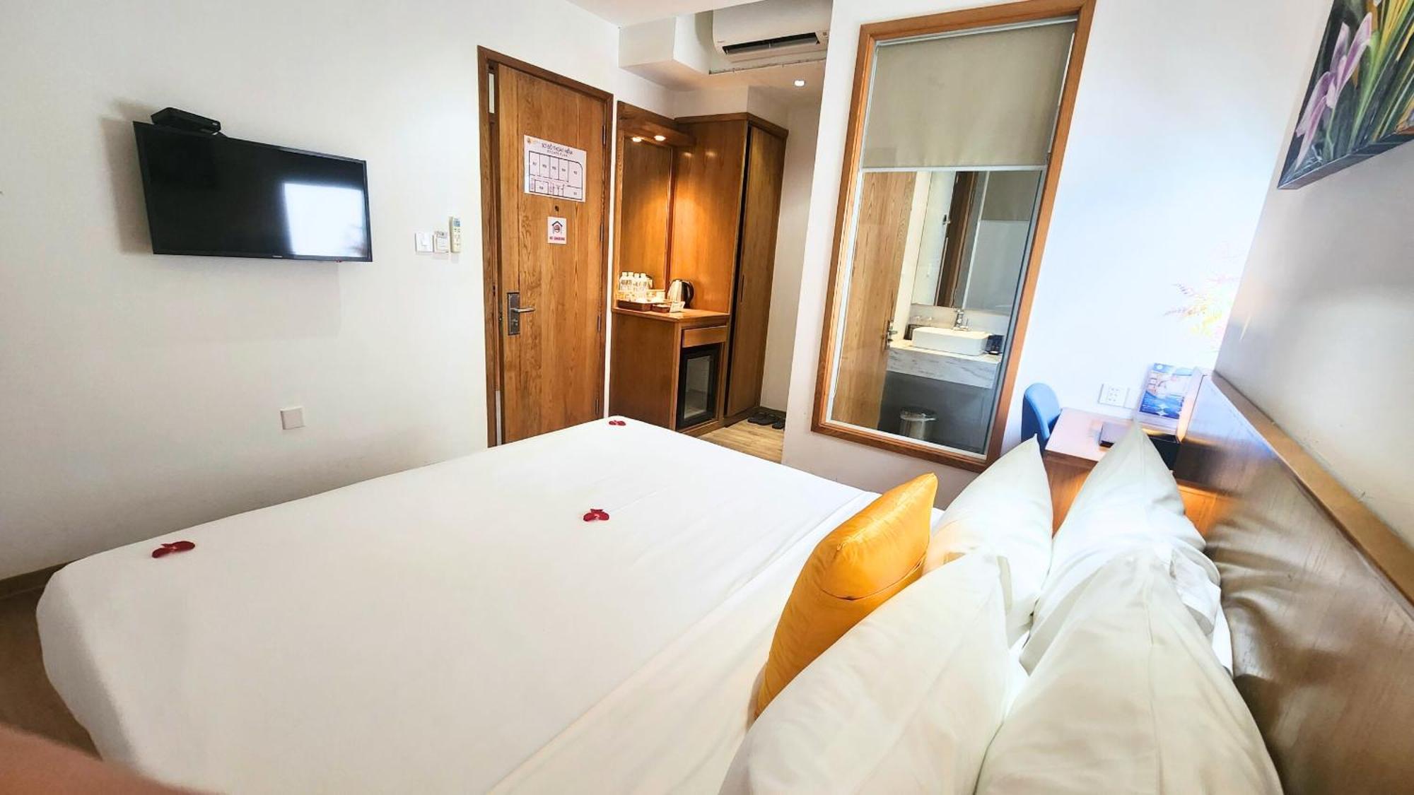 Cordial Beach Hotel Дананг Екстериор снимка