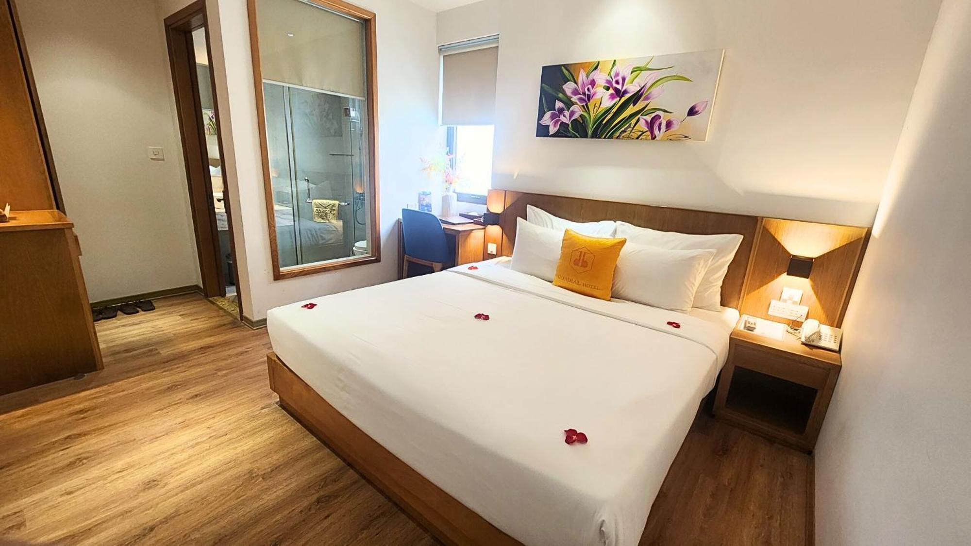 Cordial Beach Hotel Дананг Екстериор снимка