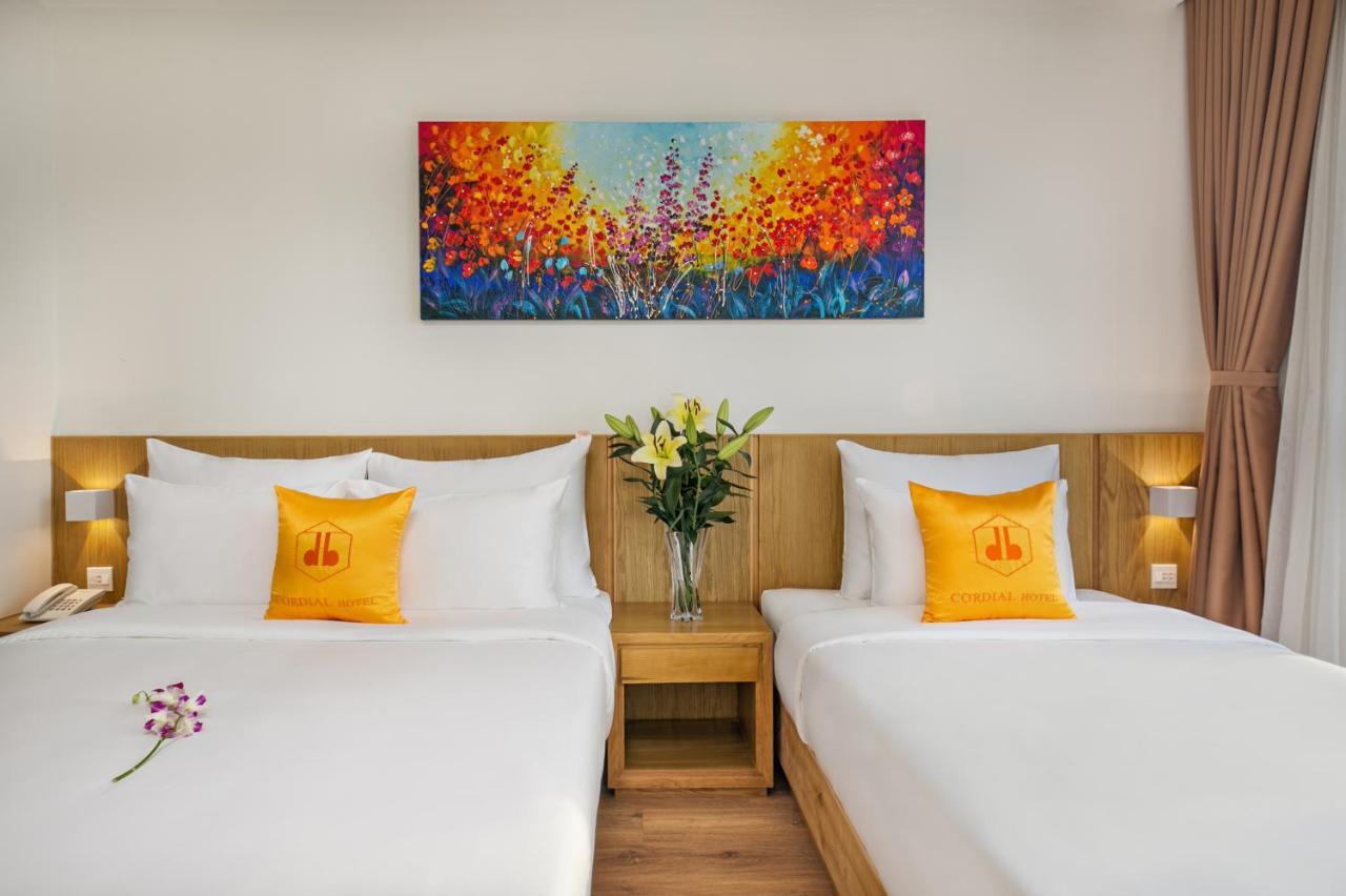 Cordial Beach Hotel Дананг Екстериор снимка