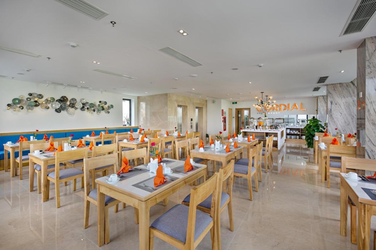 Cordial Beach Hotel Дананг Екстериор снимка