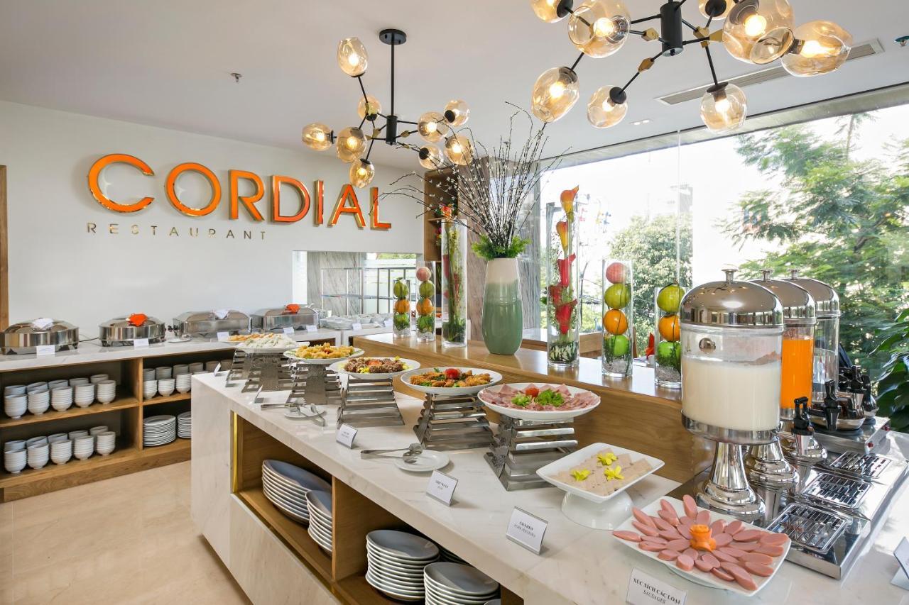 Cordial Beach Hotel Дананг Екстериор снимка