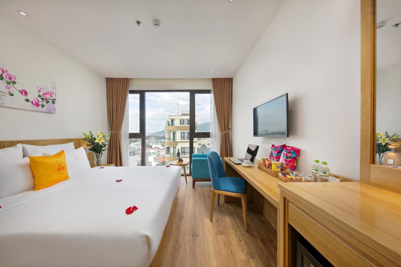 Cordial Beach Hotel Дананг Екстериор снимка