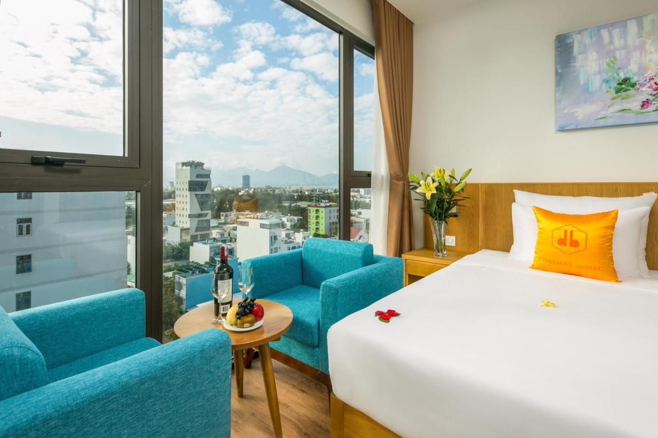 Cordial Beach Hotel Дананг Екстериор снимка